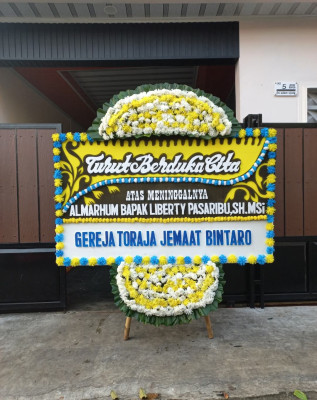 Papan Bunga Duka di Karang Tengah