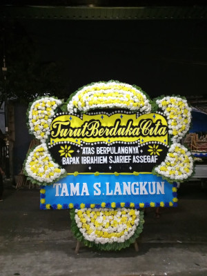 Papan Bunga Duka di Karang Tengah